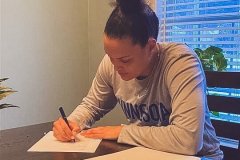 Kayla-McBride-Minnesota-Lynx-Signed-1